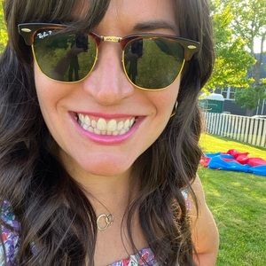 Meet your Posher, Caitlin